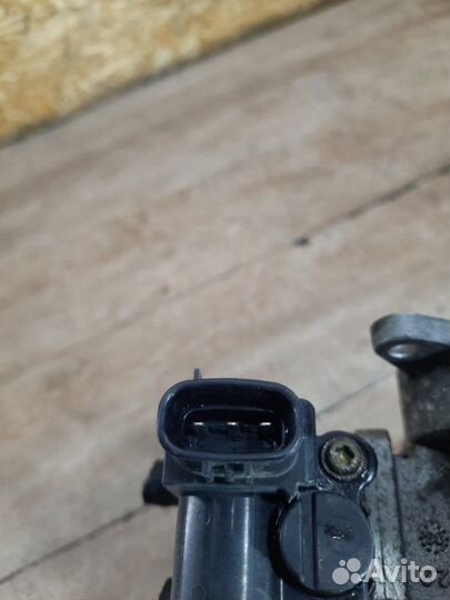 Дроссельная заслонка Toyota Yaris хетчбэк 3дв