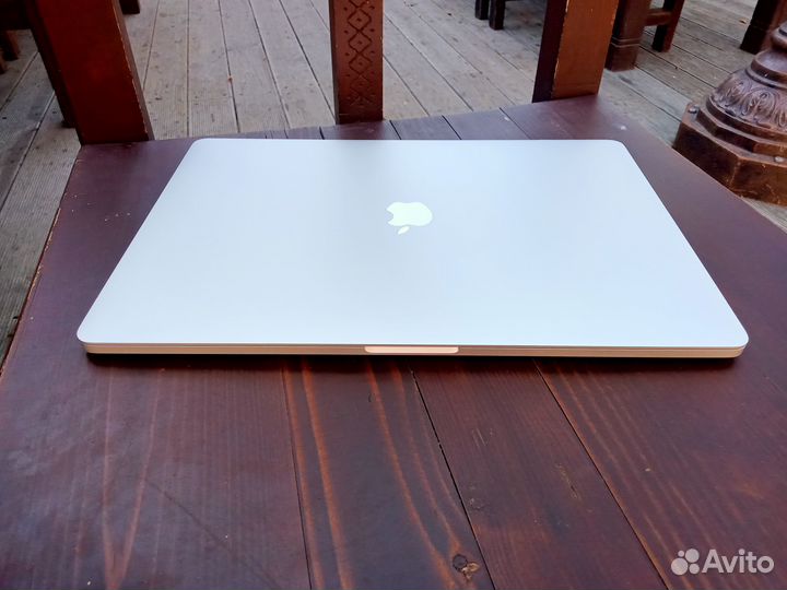 MacBook Pro 15, 98 циклов