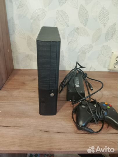 Xbox 360 E 250 gb
