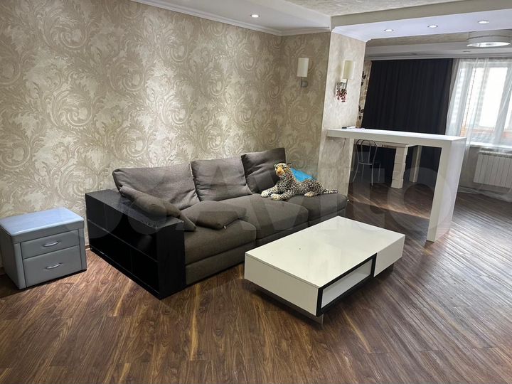 3-к. квартира, 100 м², 5/10 эт.