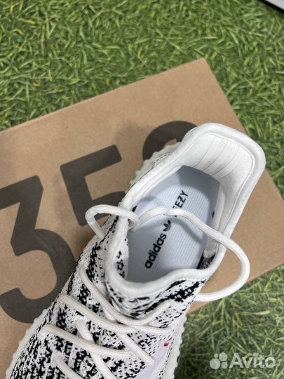 Кроссовки adidas yezzy boost zebra