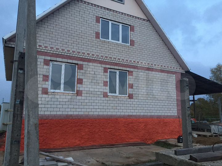 Коттедж 205 м² на участке 15 сот.