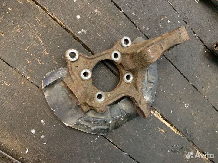 Volvo xc90 кулак передний цапфа