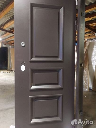 Входная дверь