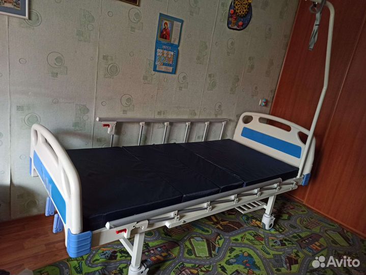 Медицинская кровать для лежачих больных