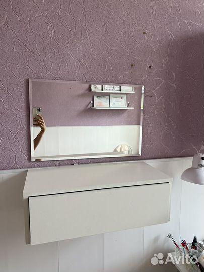 Зеркало настенное интерьерное и туалетный столик