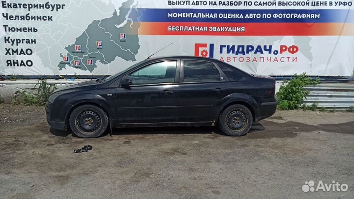 Стекло двери задней правой Ford Focus 2 1317984