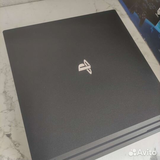 Sony PS4 PRO 1TB (4 игры)