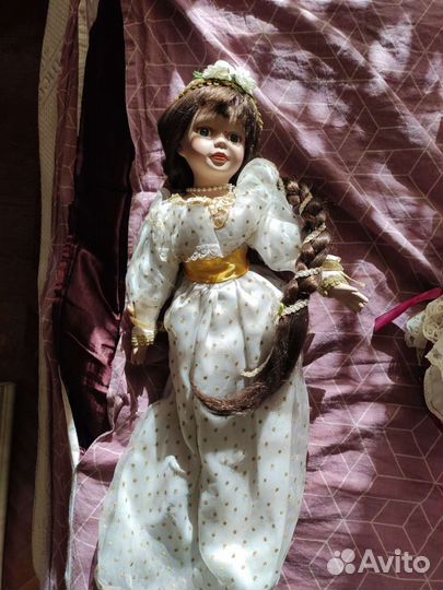 Кукла фарфоровая 45см