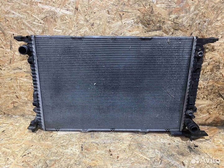 Радиатор (основной) Audi I (2008—2012) 8R0 121 251