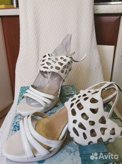 Cavaletto Босоножки белые 38 размер
