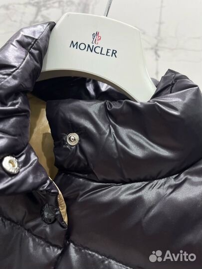 Жилетка женская на пуху moncler