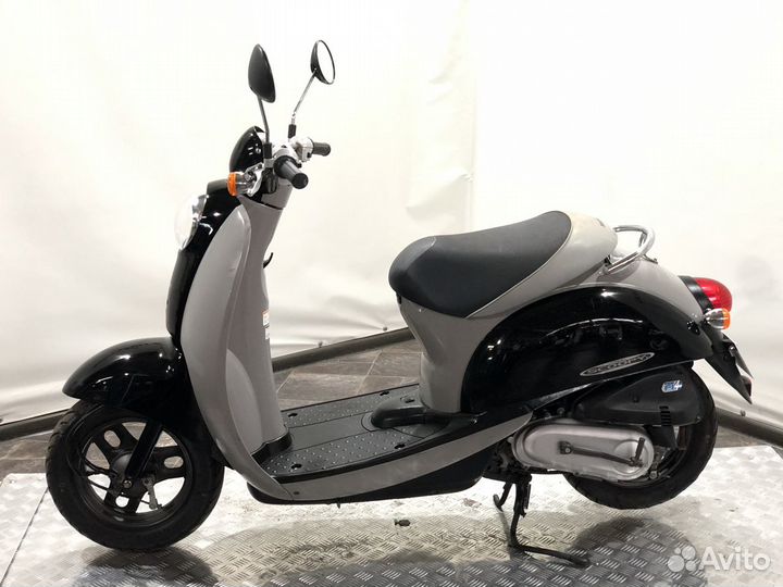 Скутер Honda Crea Scoopy