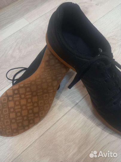 Футбольные бутсы dekathlon