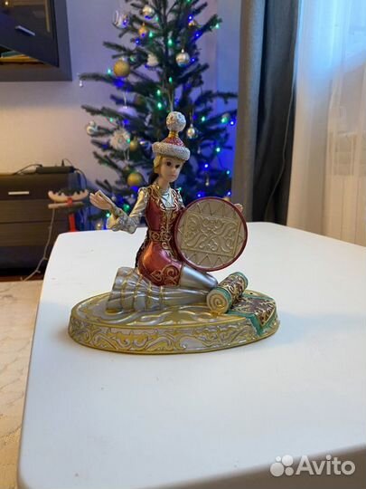 Фигурка статуэтка