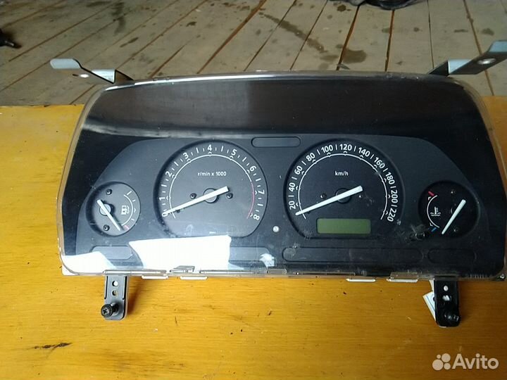 Ленд Ровер фрилендер приборка