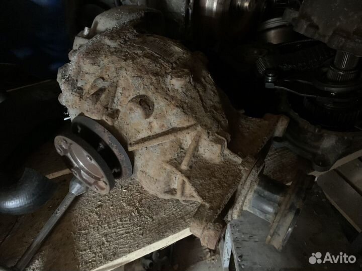 Редуктор е53 x5 2004гв