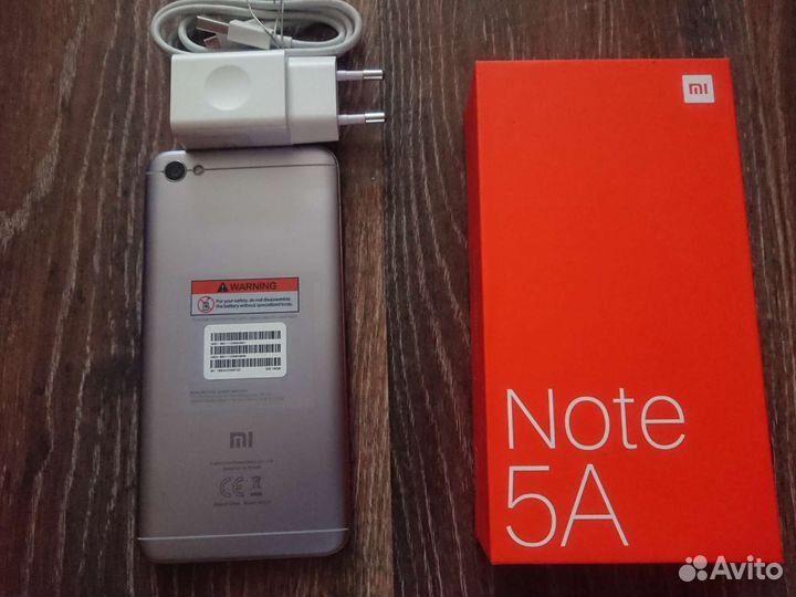 Телефон Xiaomi redmi note 5a