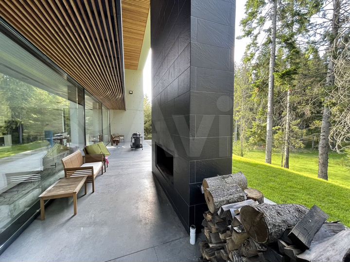 Коттедж 250 м² на участке 9 сот.