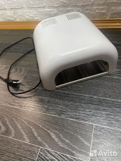 Лампа для ногтей