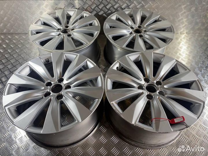 Комплект литых дисков R18x8.5 5x112