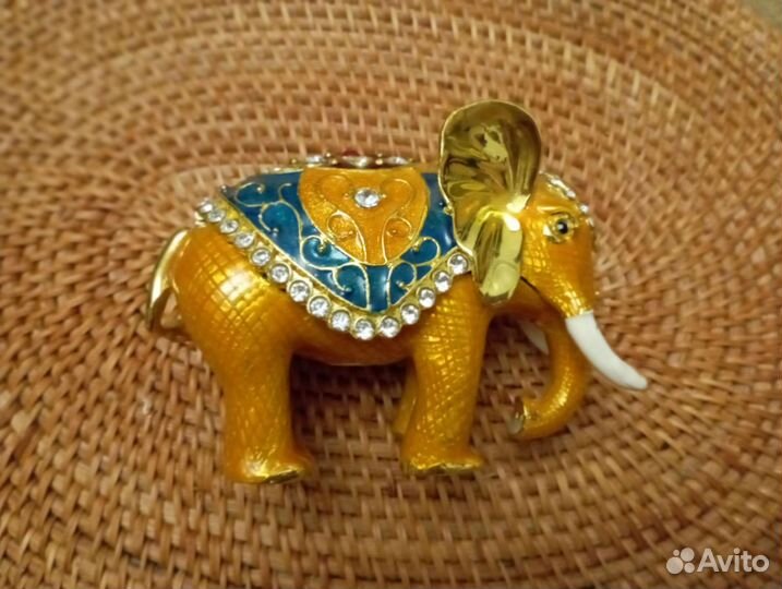Статуэтка слон