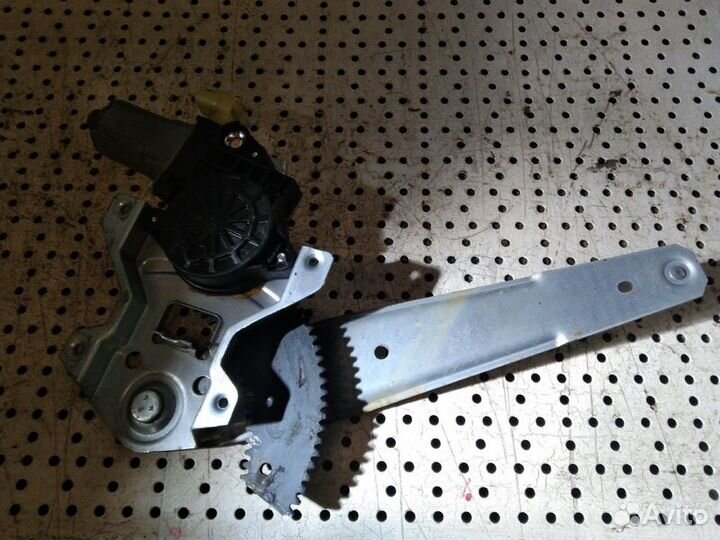 Стеклоподъемник задний левый Hyundai Getz