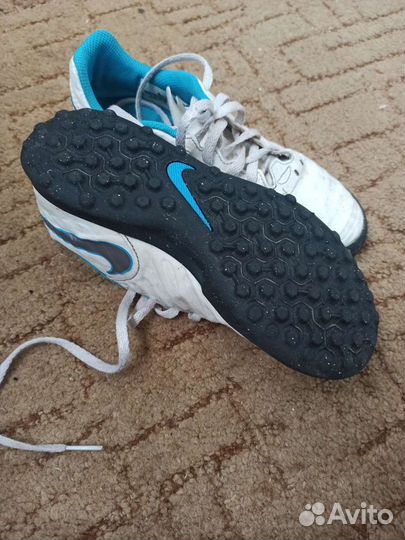 Детские футбольные бутсы