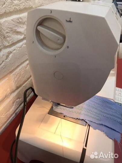 Швейная машина Husqvarna Emerald 116