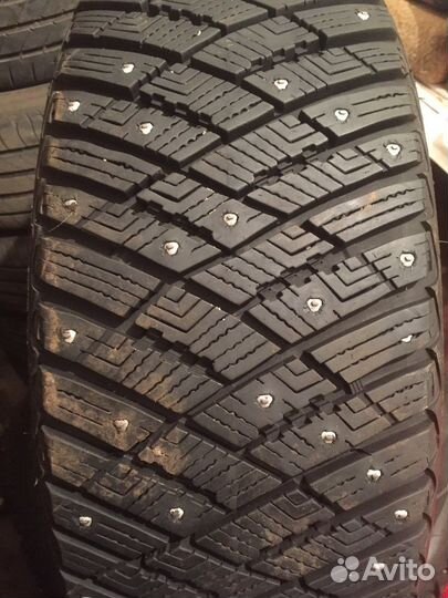 Goodyear Ultragrip Ice Arctic 215/55 R17