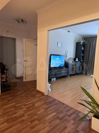 3-к. квартира, 88 м², 1/9 эт.