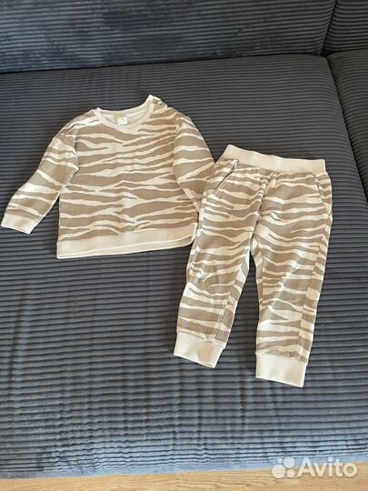 Костюм для мальчика 92 H&M