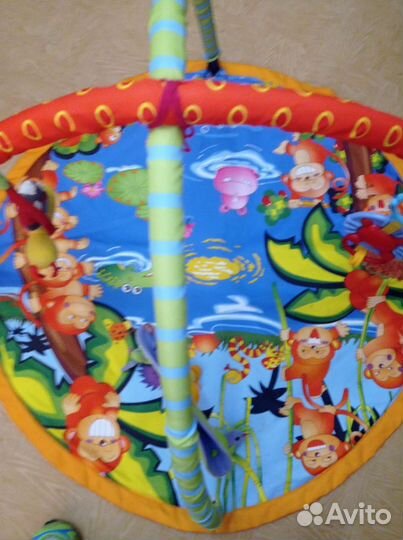 Развивающий коврик новый