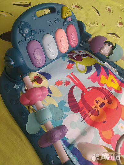 Развивающий коврик с пианино