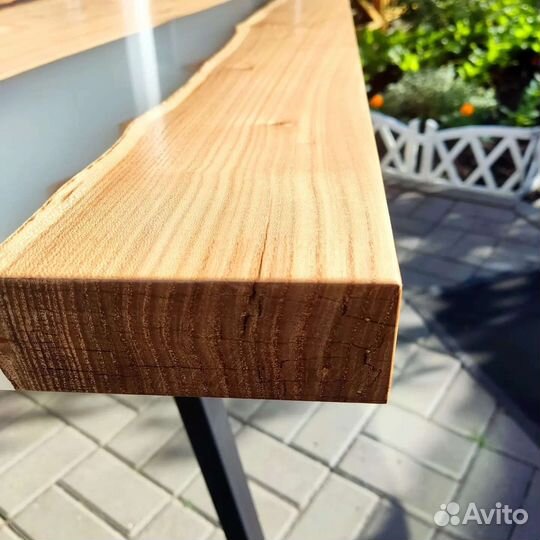 Стол с эпоксидной смолой