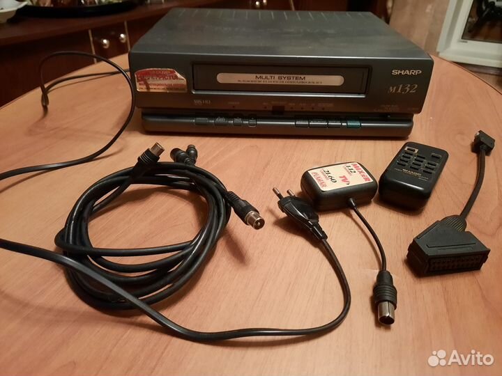 Видеомагнитофон Sharp м132