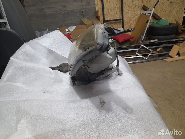 Фара левая Toyota Wish