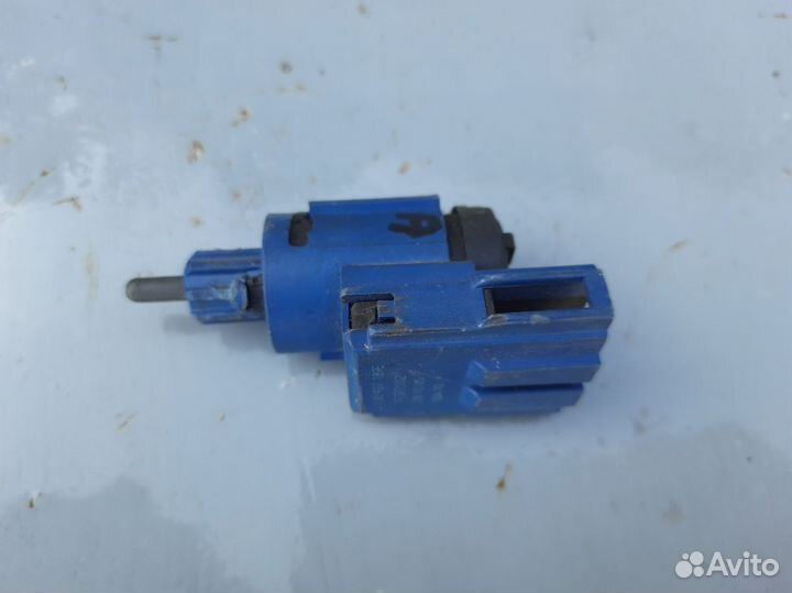 Датчик педали сцепления Шкода Фабия