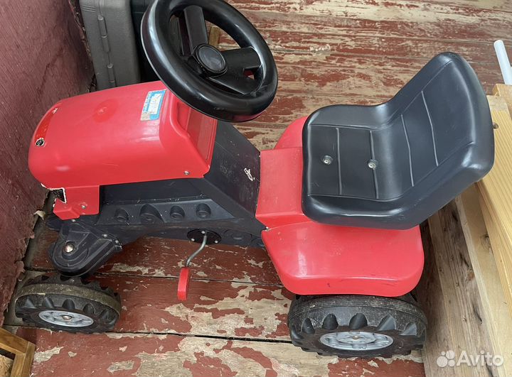 Детский трактор с педалями Полесье