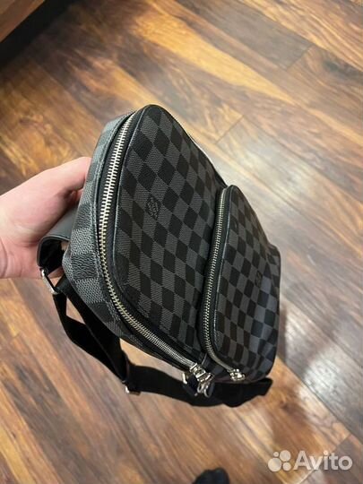 Сумка Louis Vuitton sling bag