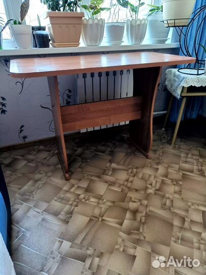 Кухонный стол