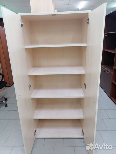 Шкаф с полками