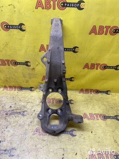 Поворотный кулак передний правый Nissan Fuga Y50