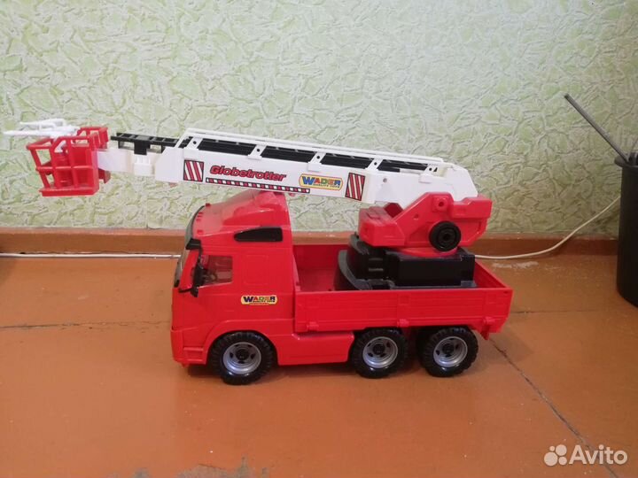 Игрушка пожарная машина