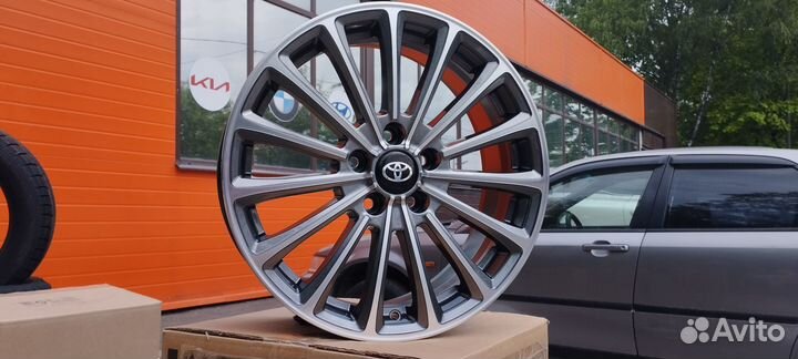 Диски R17 Тойота Камри Королла R17 сильвер