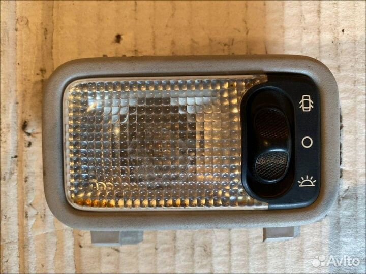 Плафон внутреннего освещения Peugeot Partner