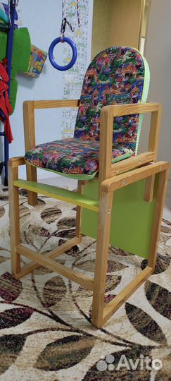 Детский стульчик для кормления