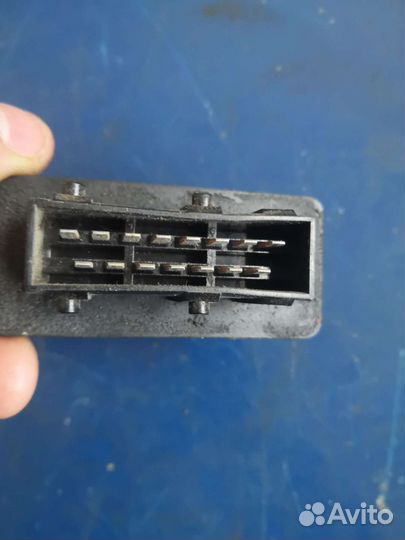 Реле топливного насоса Пежо 406