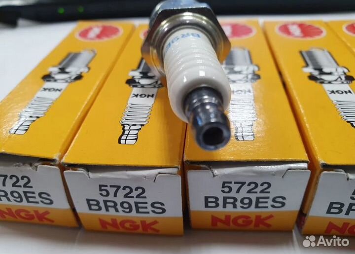 Свеча зажигания br9es