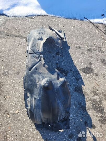 Подкрылок передний правый toyota camry 8 xv70